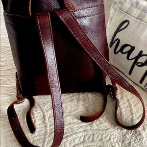Portland Leather backpack in excellent condition. Beautiful real leather bag